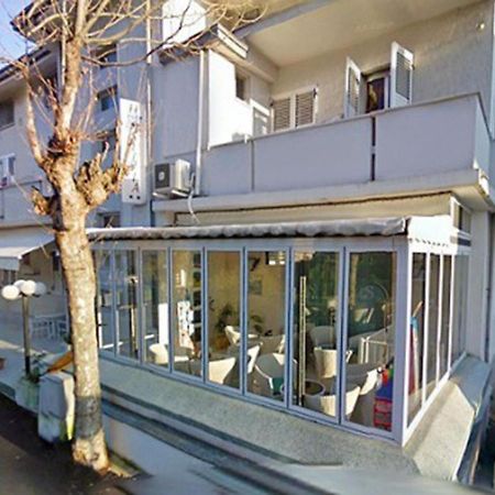 Hotel Silvia Viserbella di Rimini Buitenkant foto