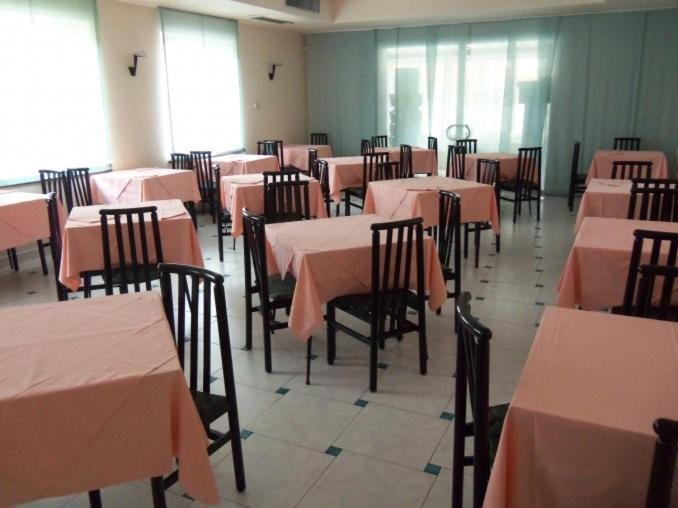 Hotel Silvia Viserbella di Rimini Buitenkant foto