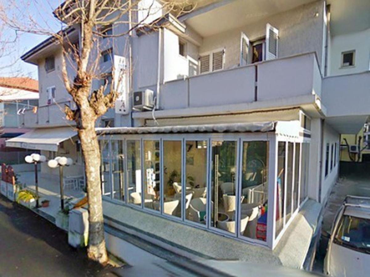 Hotel Silvia Viserbella di Rimini Buitenkant foto